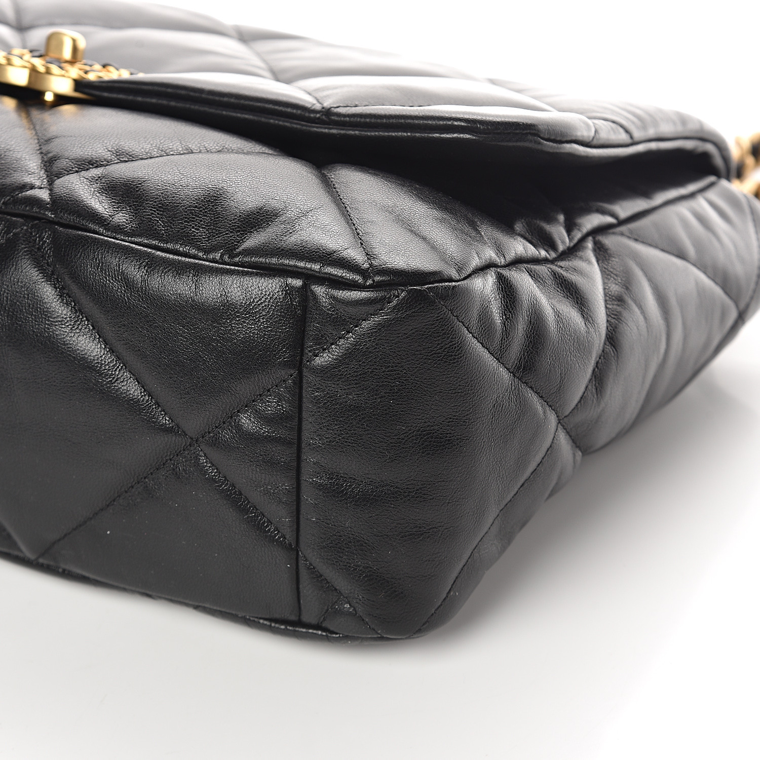 goatskin quilted medium chanel 19 flap black