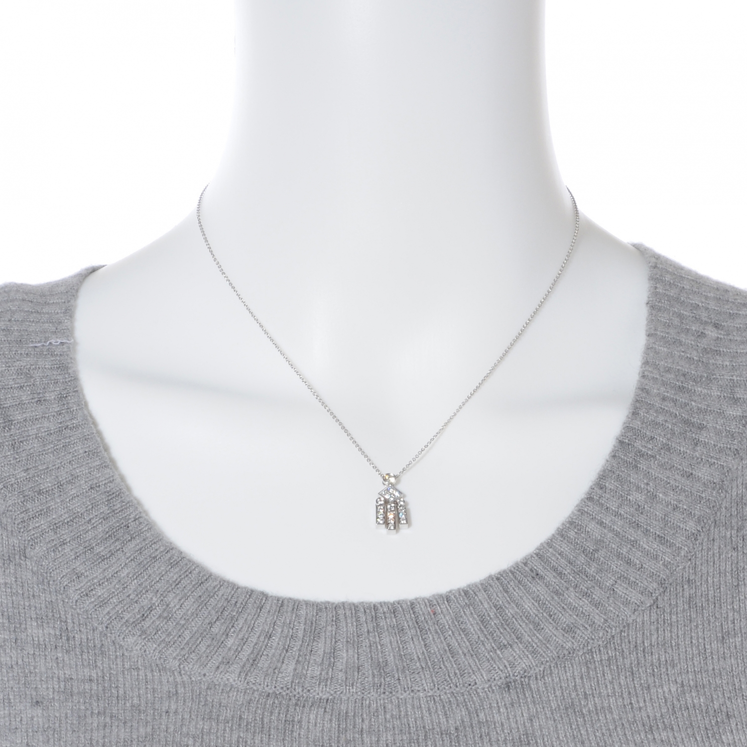 TIFFANY Platinum Diamond Legacy Pendant Necklace 40938 | FASHIONPHILE