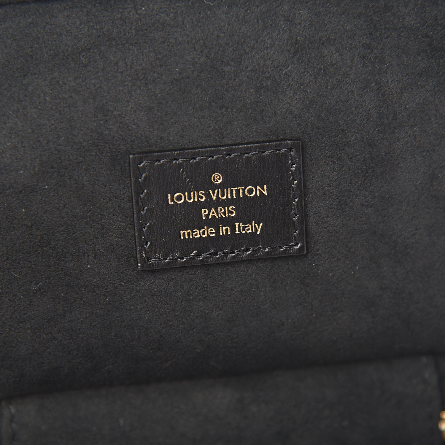 Louis Vuitton Aerogram Slingbag Leather at 1stDibs