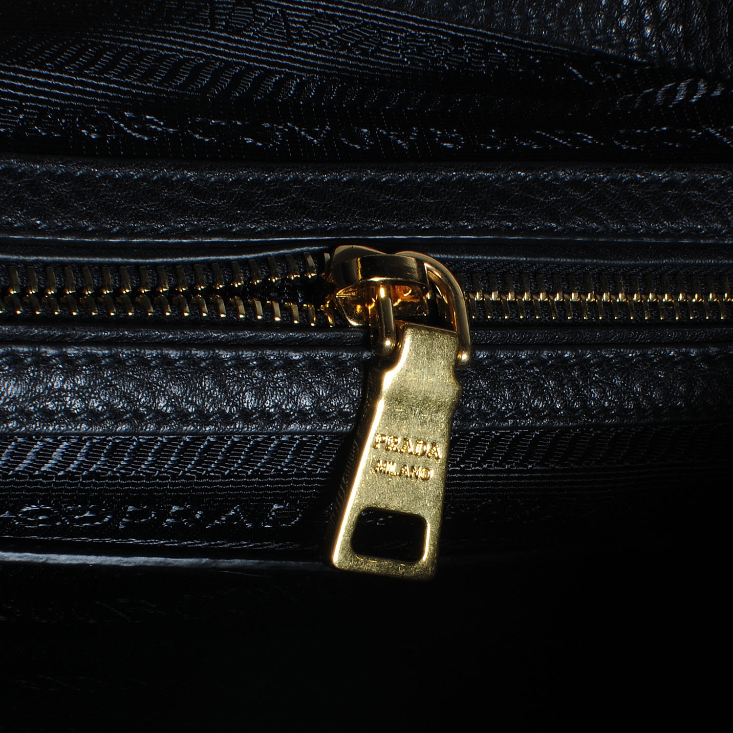 PRADA Vitello Daino Shoulder Bag Nero Black 57165