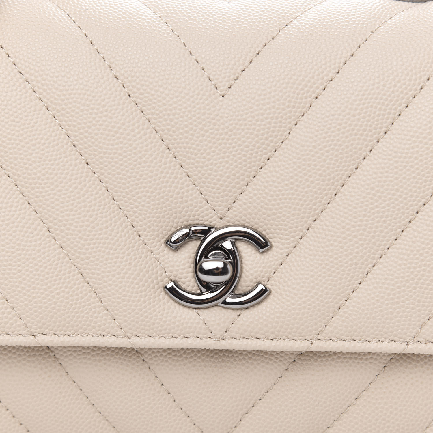 chanel mini coco handle size