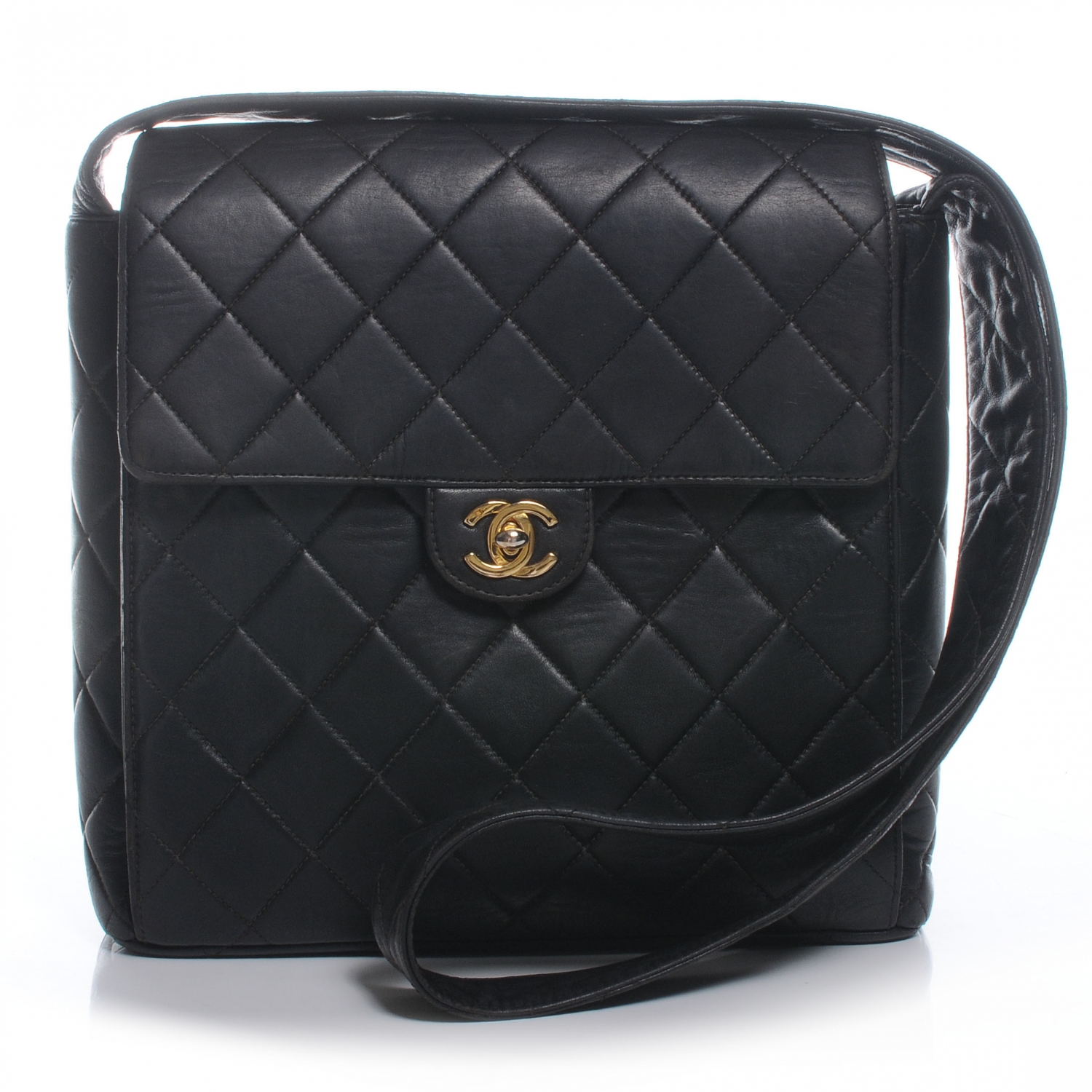 chanel black lambskin shoulder bag