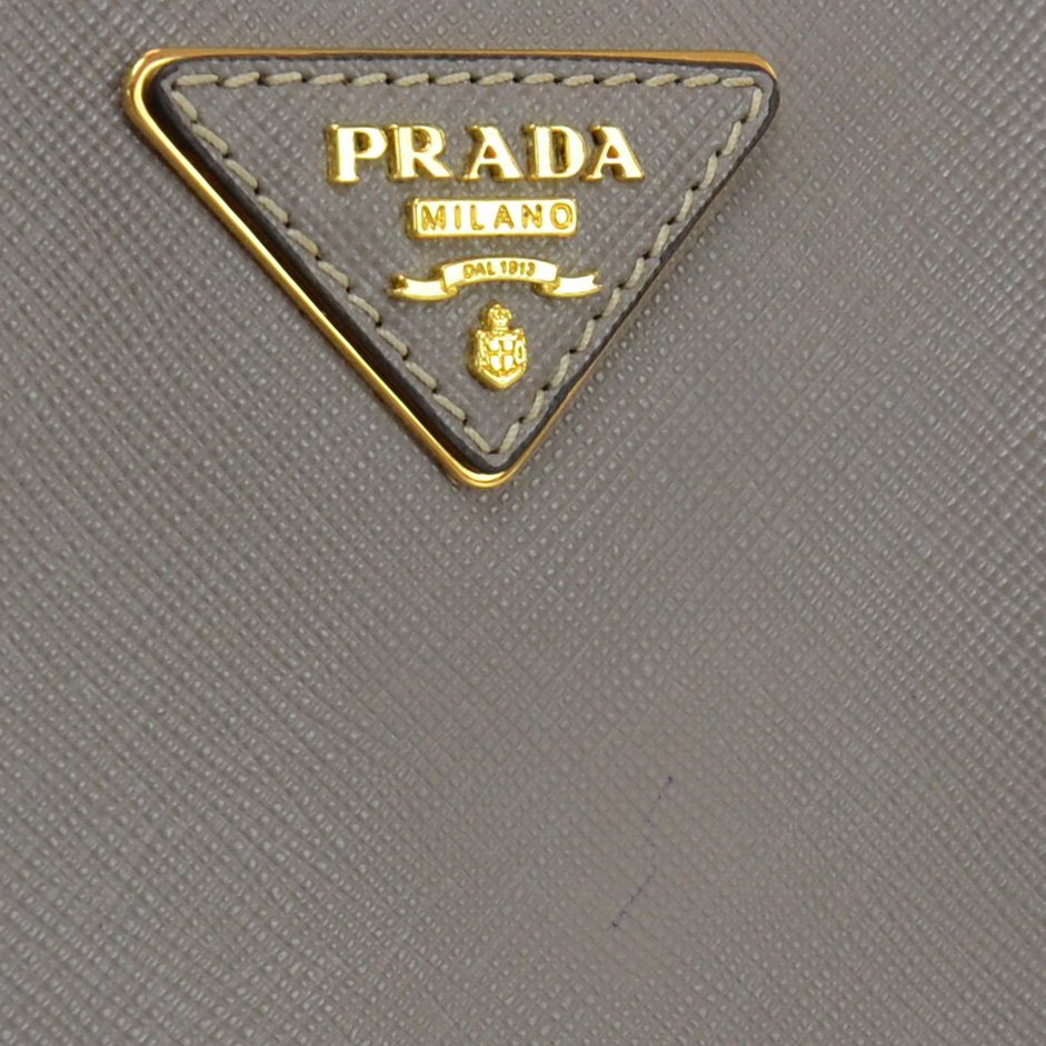 prada argilla saffiano