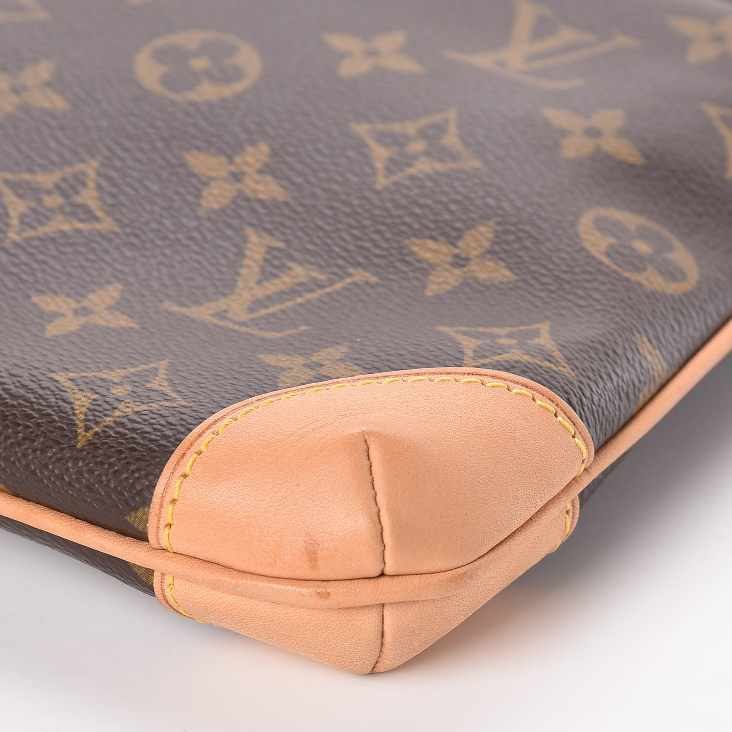 louis vuitton coussin camel