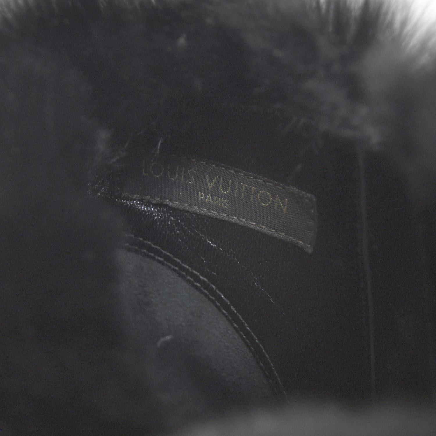 LOUIS VUITTON Suede Rabbit Fur Glacier Boots 38.5 Black 23156