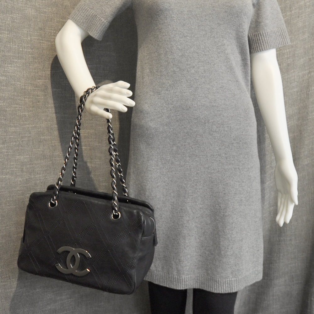 chanel diamond stitch tote