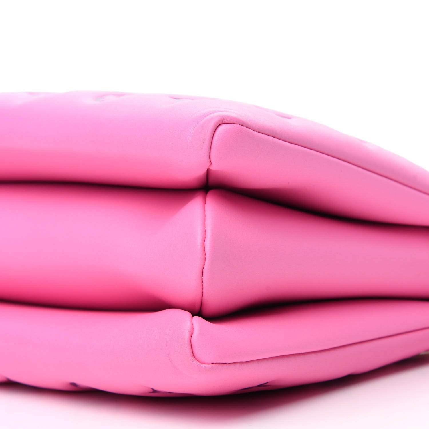 pink coussin lv