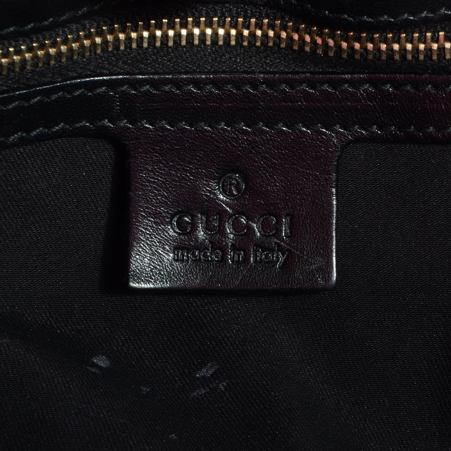 gucci pelham studded shoulder bag