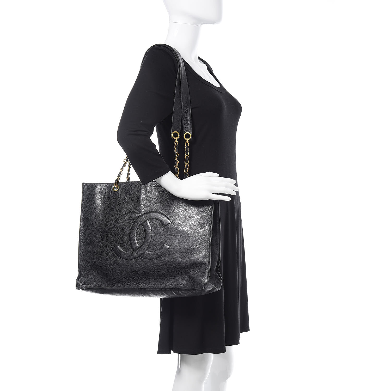 chanel black caviar shoulder bag