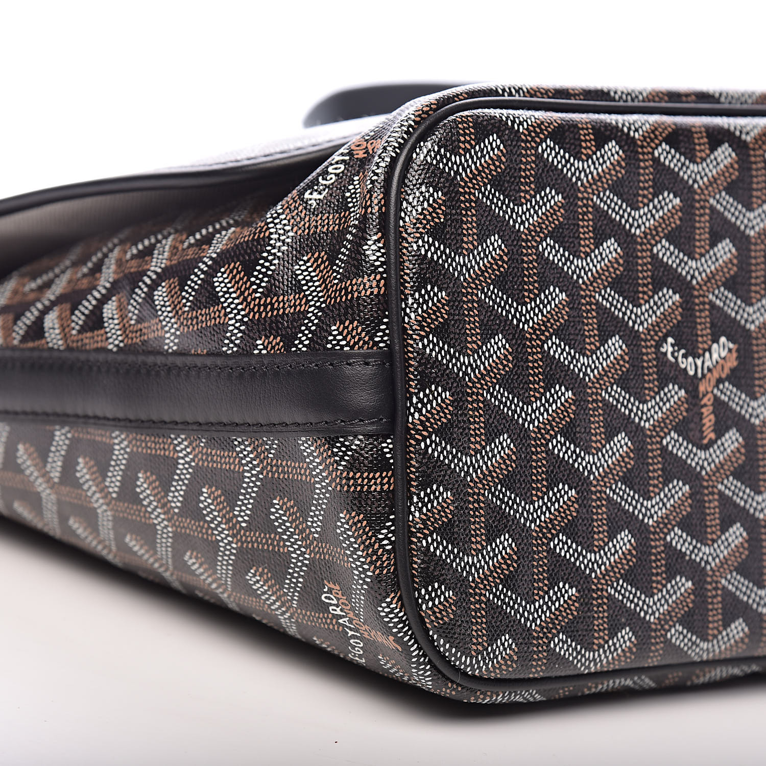 GOYARD Goyardine Capetien Messenger Bag Black 504063