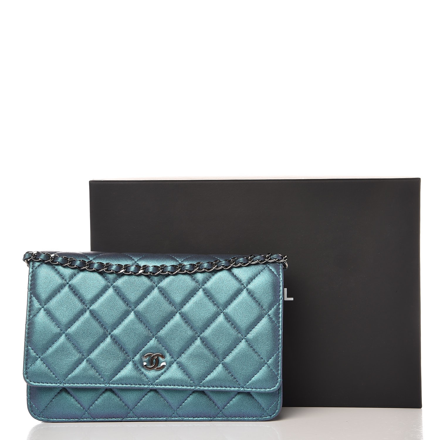 chanel iridescent lambskin quilted bag