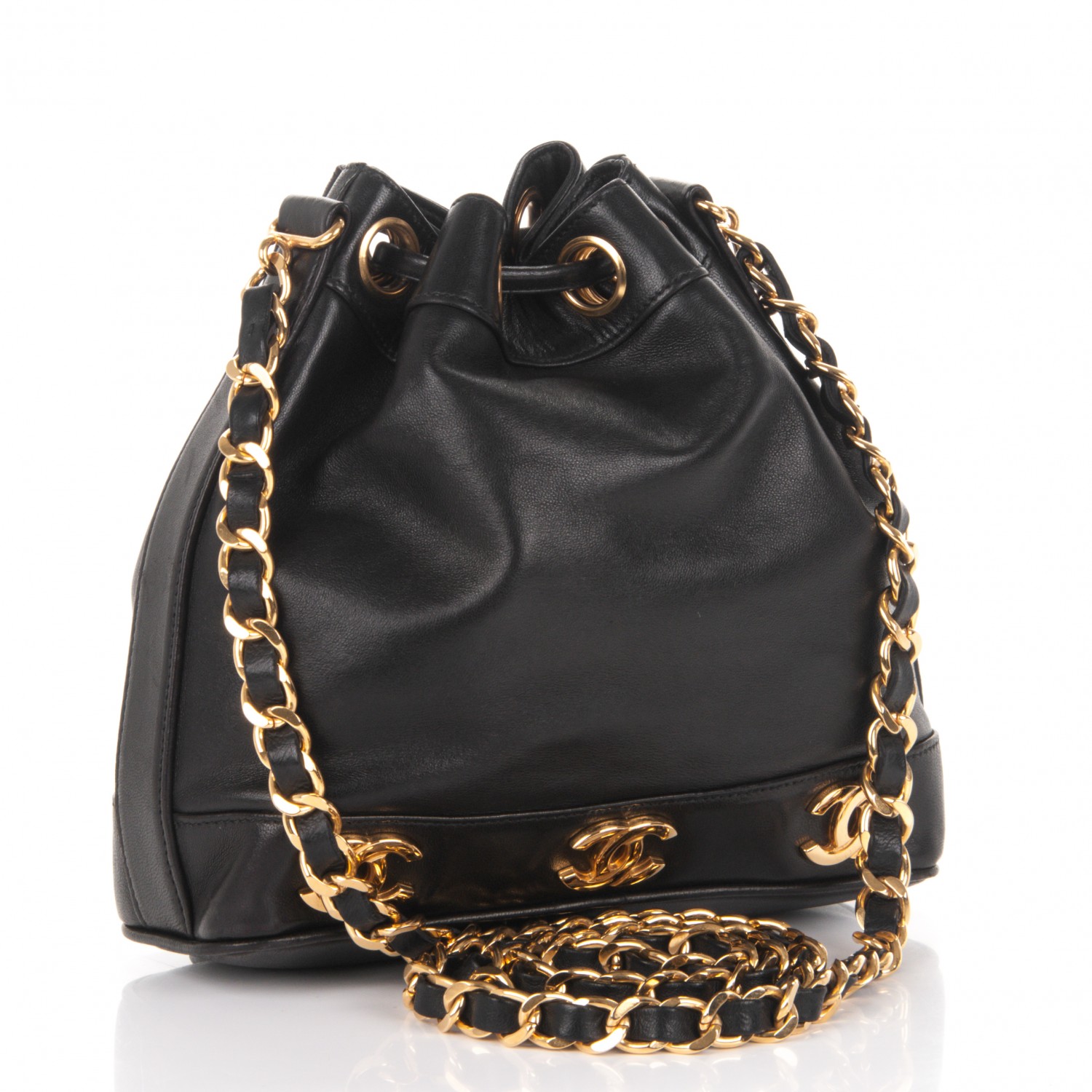 CHANEL Lambskin CC Drawstring Shoulder Bag Black 173077 | FASHIONPHILE