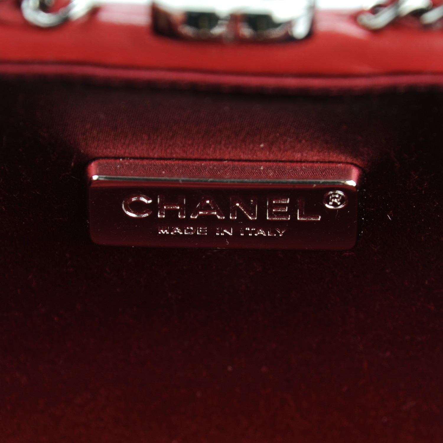 chanel clutch on chain 2021