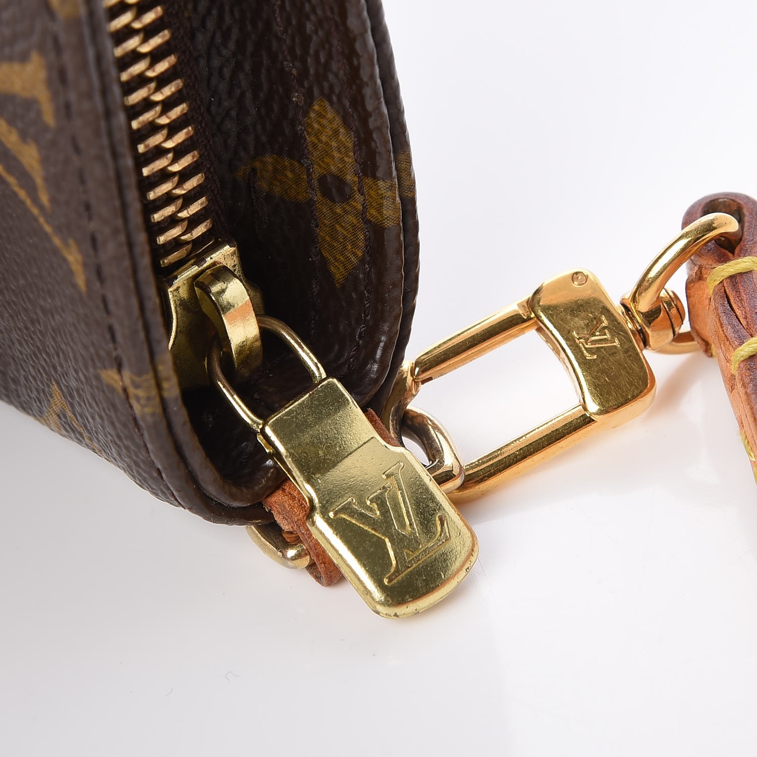 louis vuitton partition wristlet