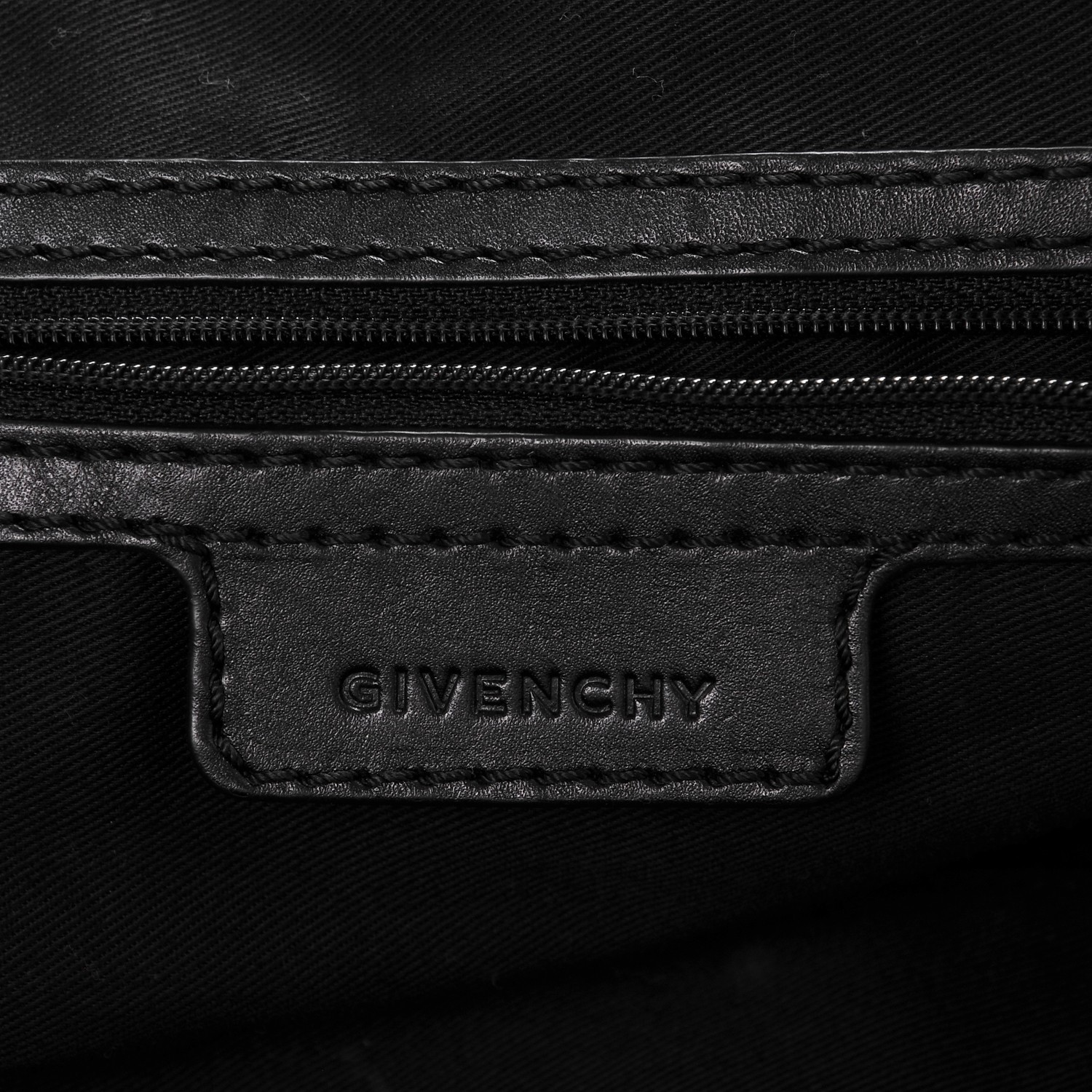 GIVENCHY Patent Quilted Medium Nightingale Black 183487