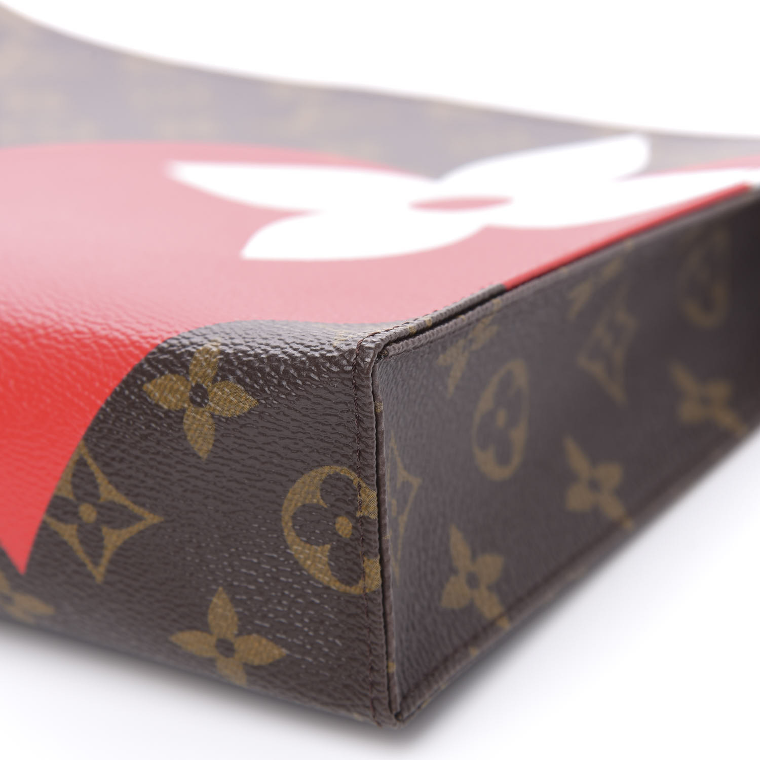 lv game on toiletry