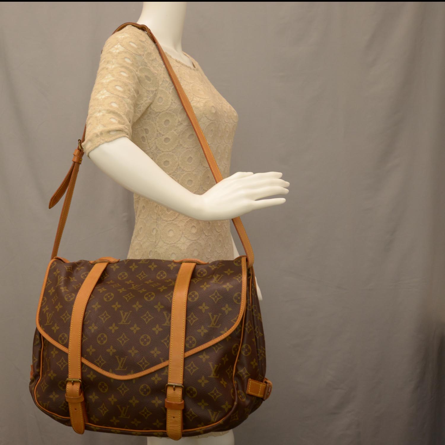 Louis Vuitton Vintage - Monogram Saumur 43 Bag - Brown - Monogram Canvas  and Vachetta Leather Handbag - Luxury High Quality - Avvenice