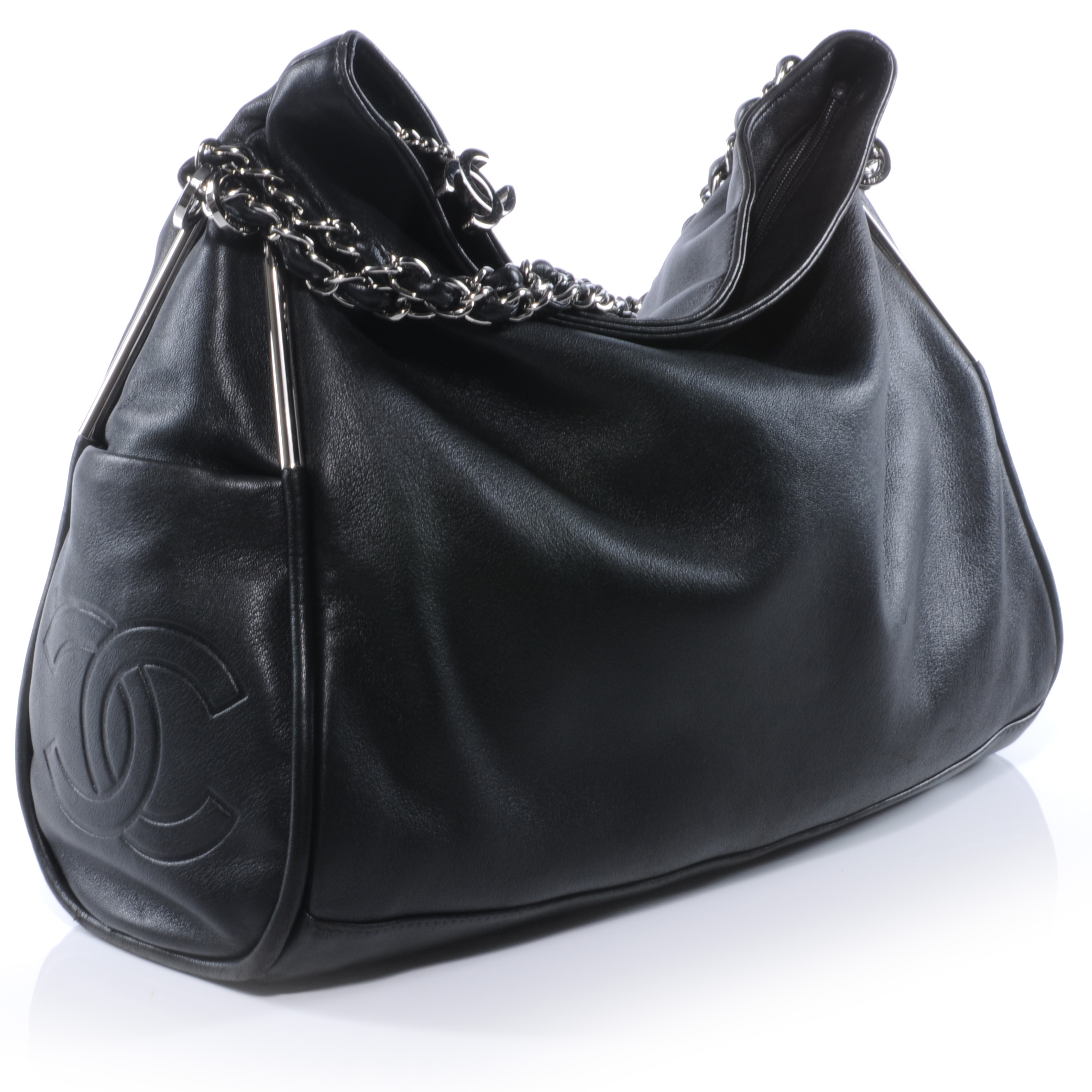 chanel black lambskin shoulder bag