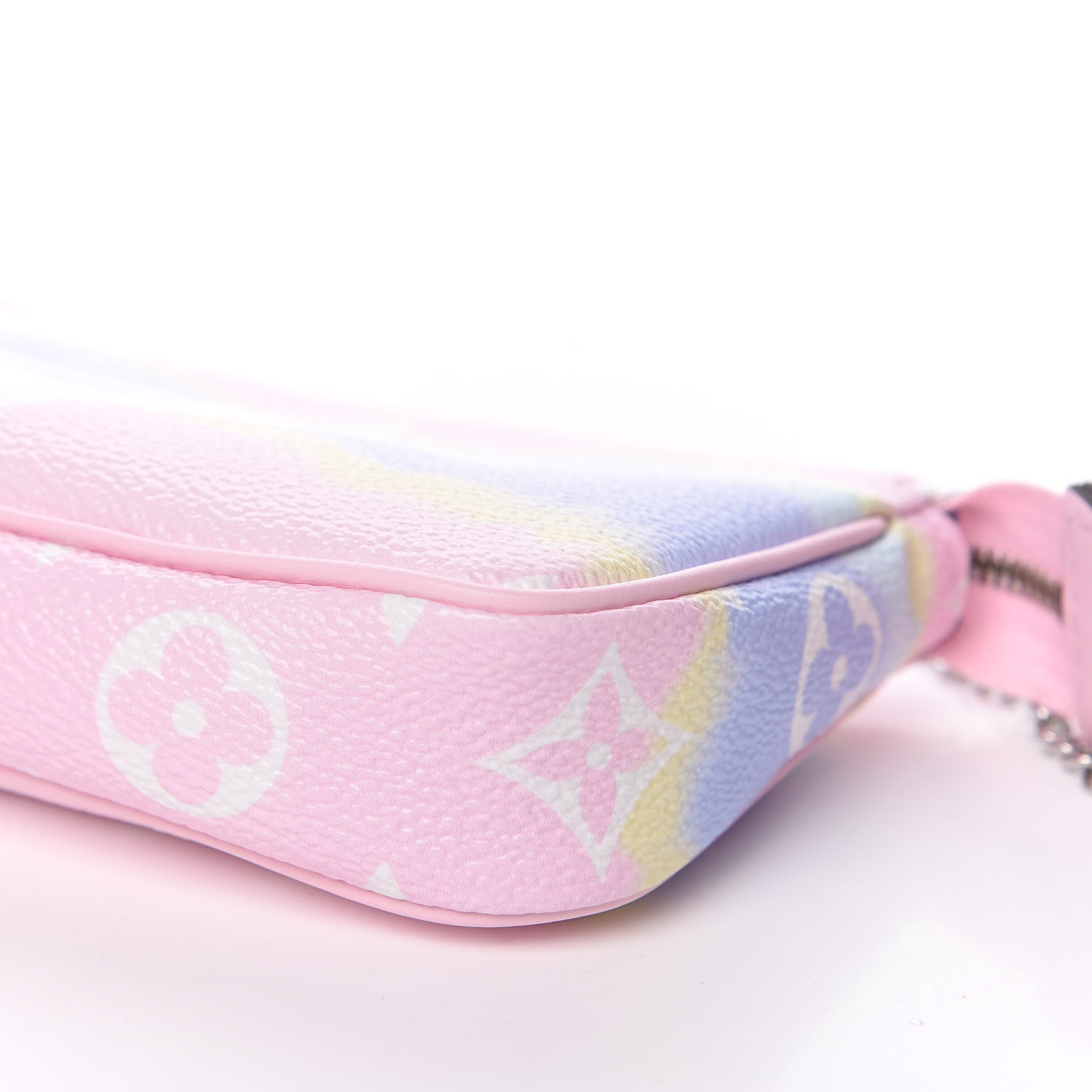 lv pastel pochette