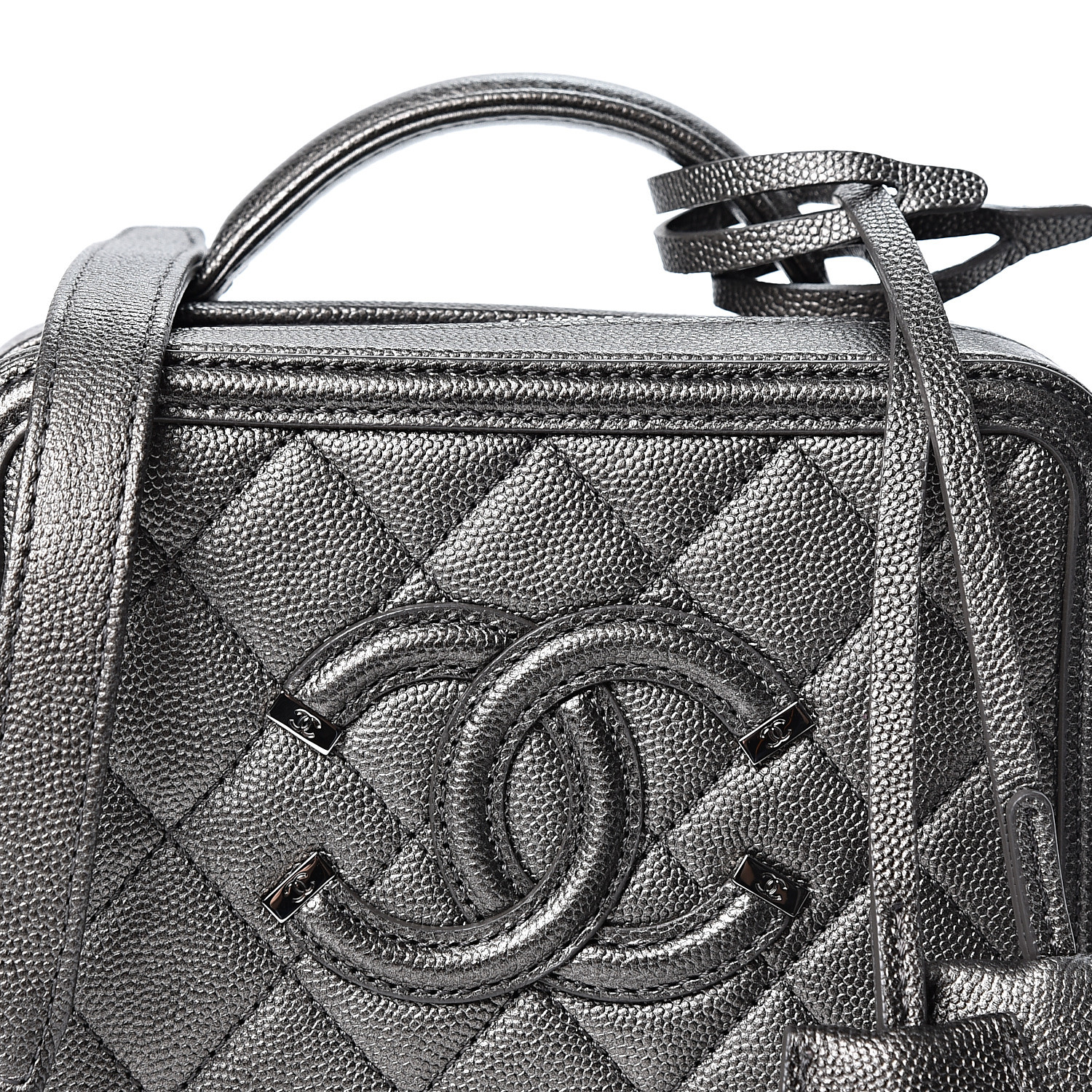 chanel caviar quilted small cc filigree vanity case