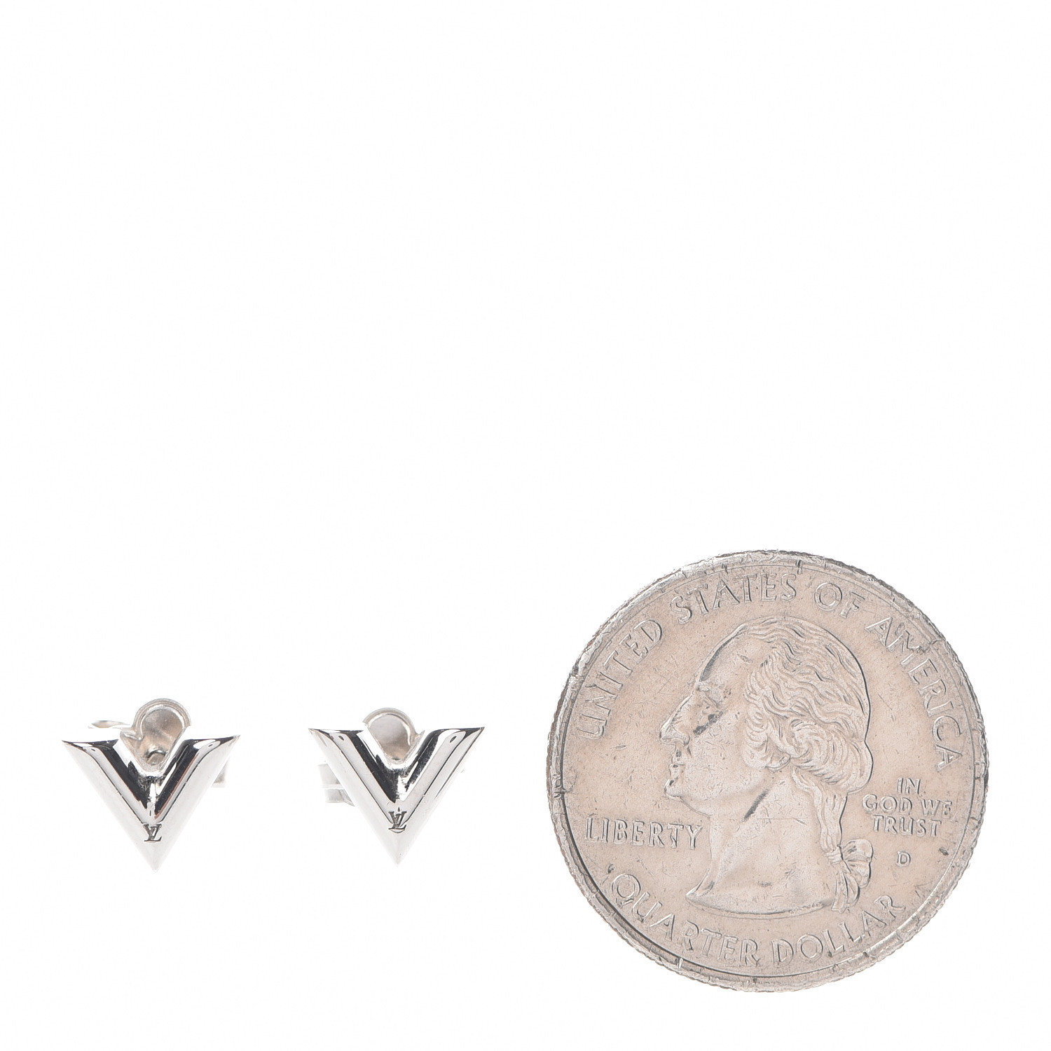 Bangtan Style⁷ (slow) on X: The LOUIS VUITTON LV Aquatics Earrings is a  3-piece set of different earrings for $520. He wears 2 LV monogram earrings.   / X