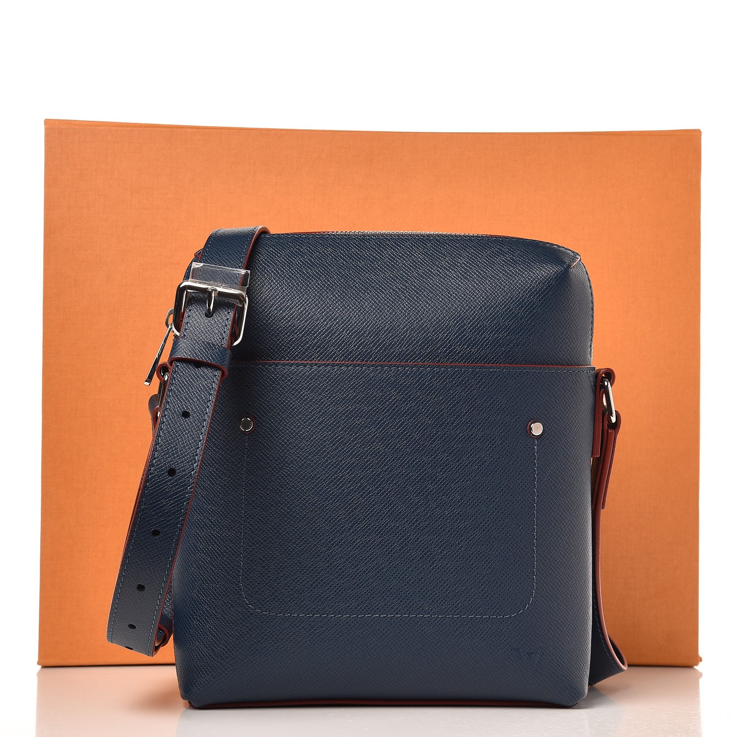 Louis Vuitton Taiga Epicea Pochette Clutch Bag