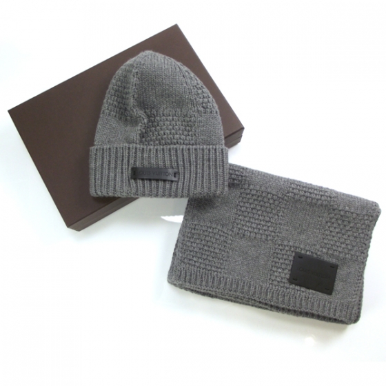 LOUIS VUITTON Wool Hat and Scarf Set Gray 20444