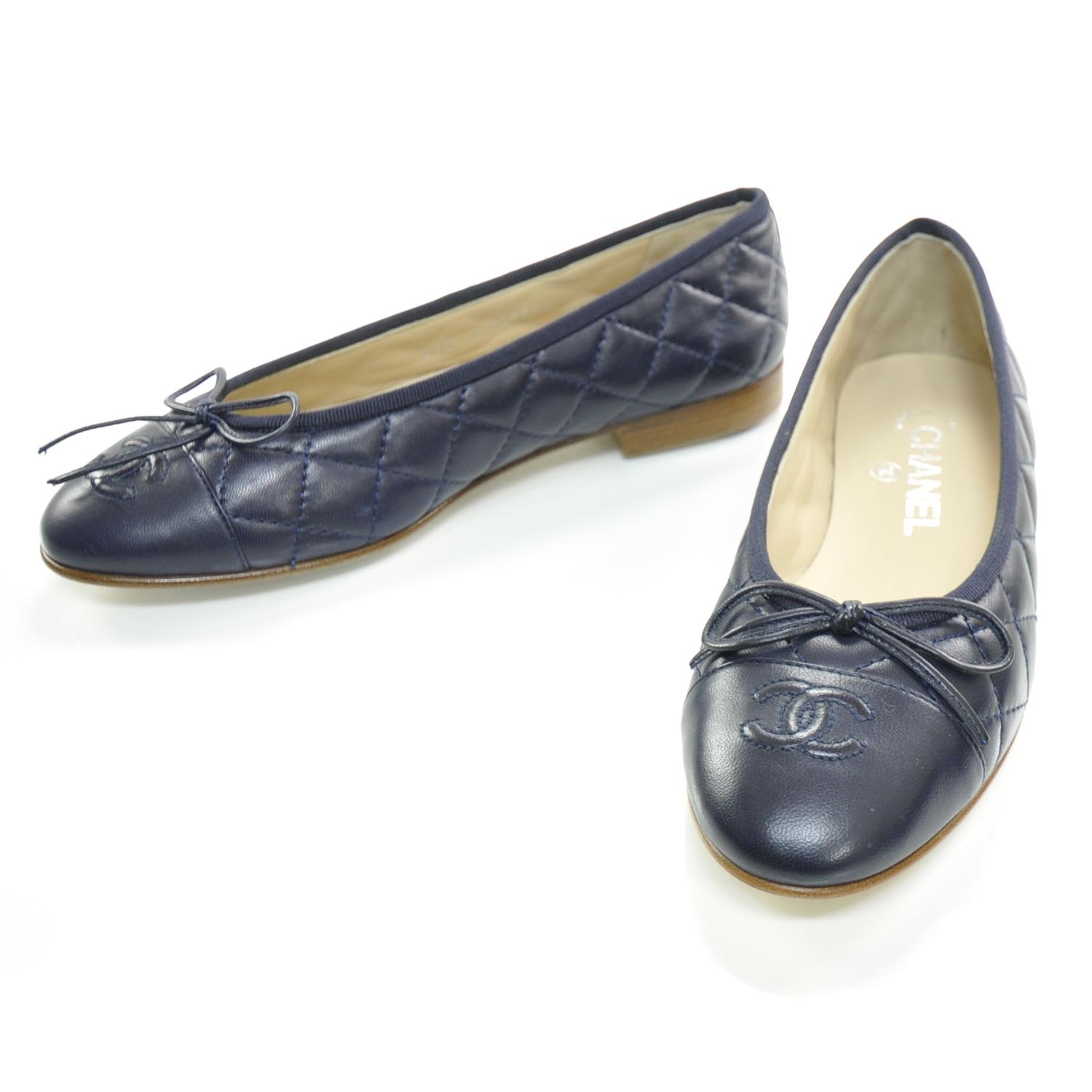 CHANEL Quilted Leather CC Ballet Flats 36 Navy 26332 | FASHIONPHILE