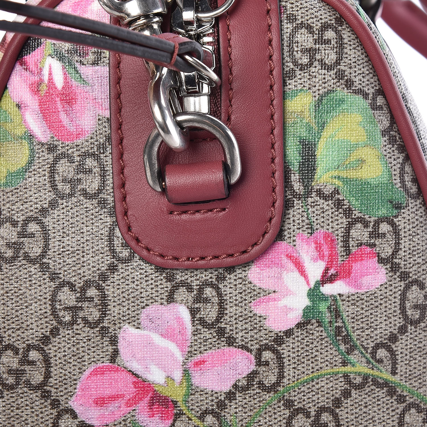 gucci gg supreme monogram blooms