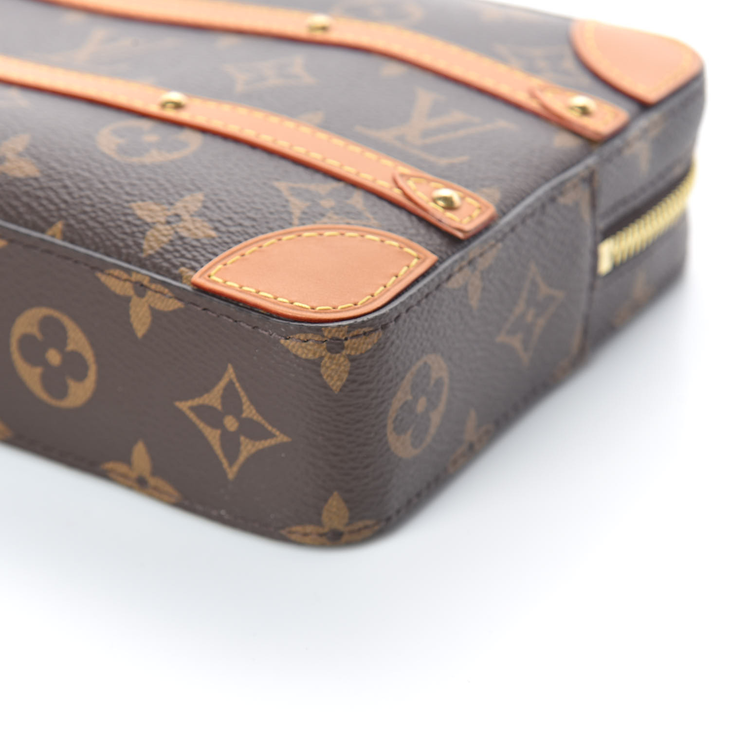 lv soft trunk pouch