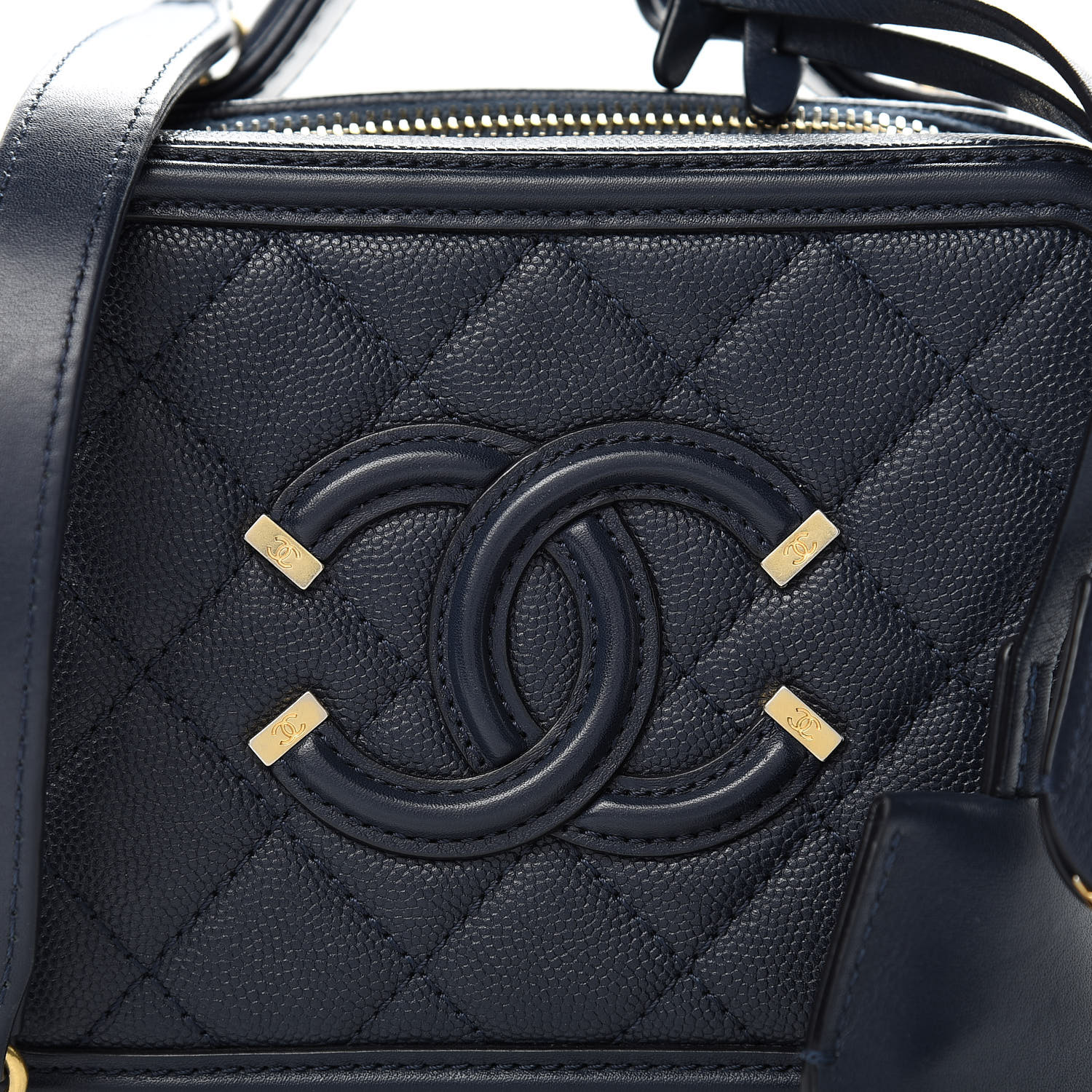 chanel caviar quilted small cc filigree vanity case