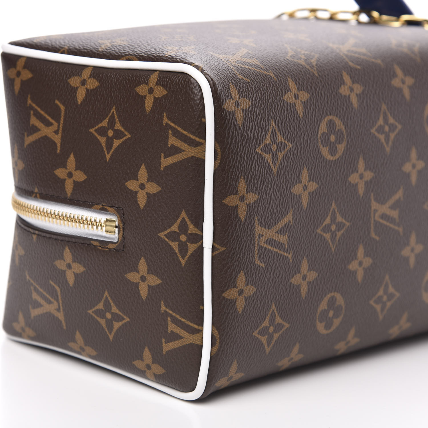 lv nba cloakroom dopp kit