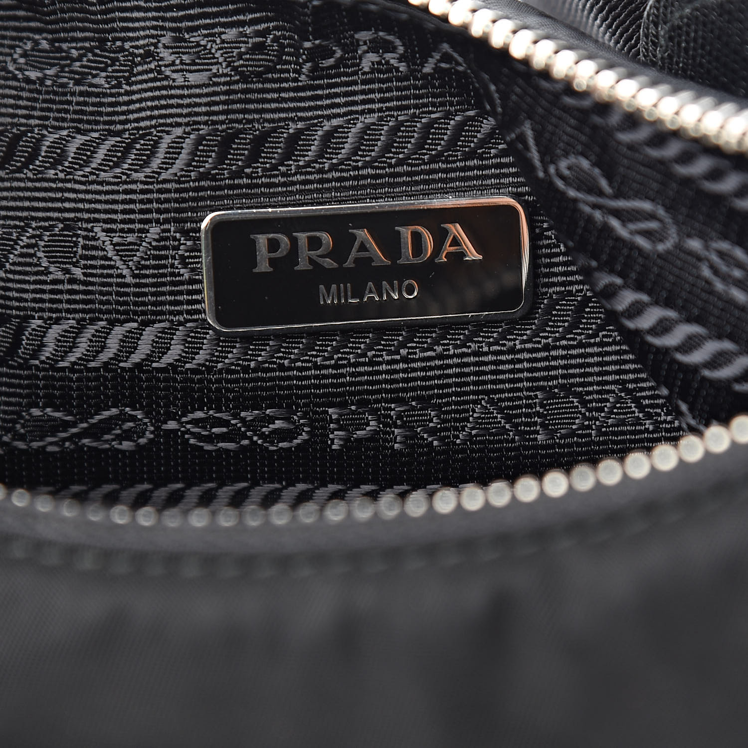 PRADA Nylon Re-Edition 2005 Shoulder Bag Black 525497 | FASHIONPHILE