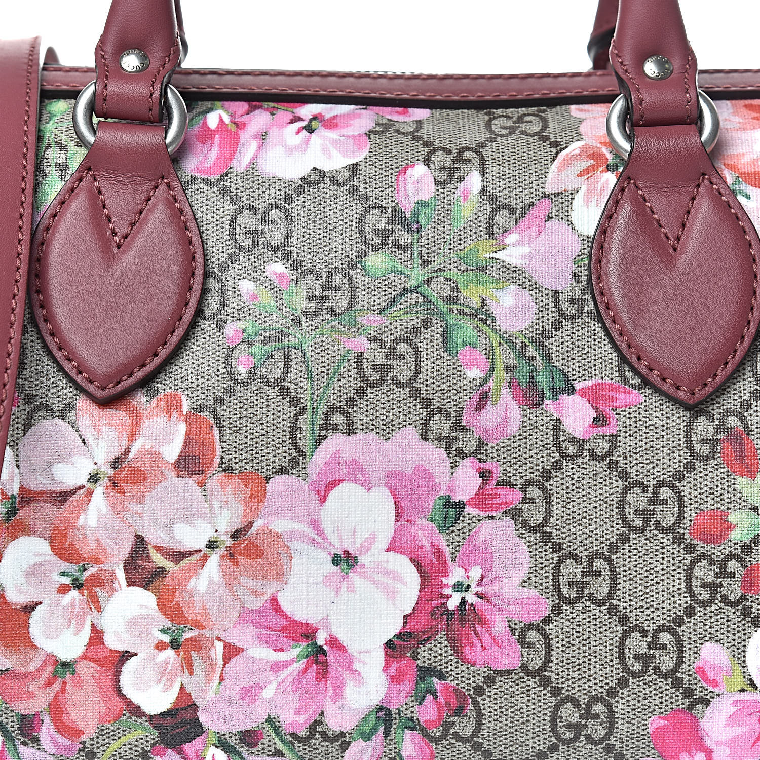 gucci gg supreme monogram blooms