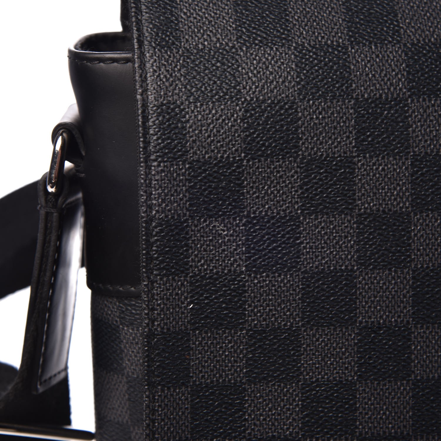 LOUIS VUITTON Damier Graphite District GM 100229