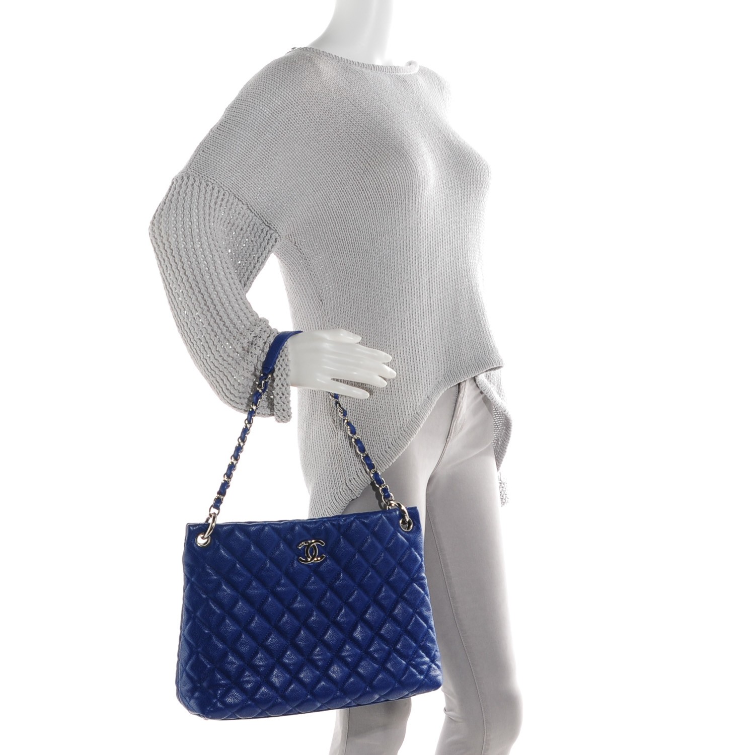 CHANEL Caviar Quilted Easy Zip Tote Cobalt Blue 117304 | FASHIONPHILE