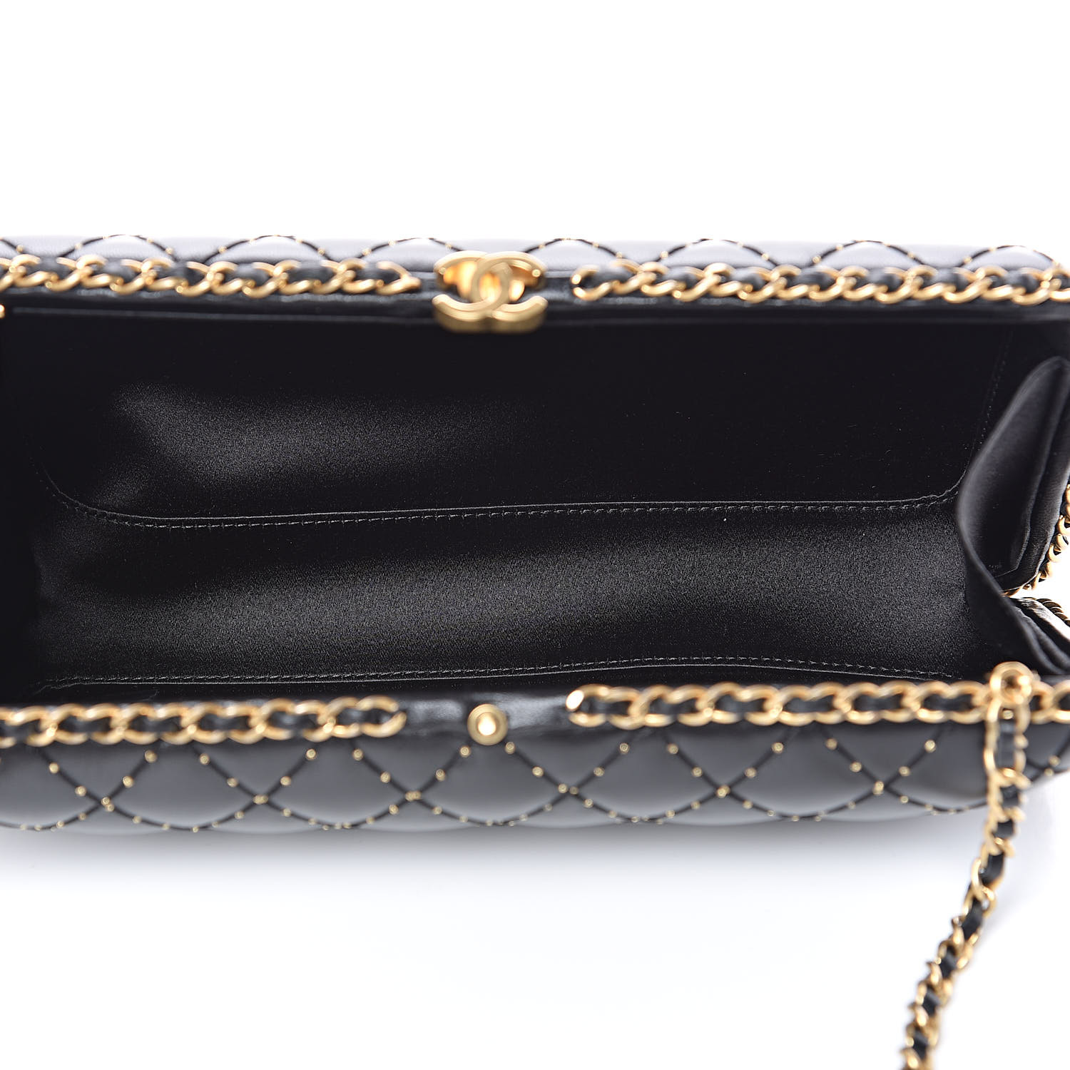 black chanel clutch with chain