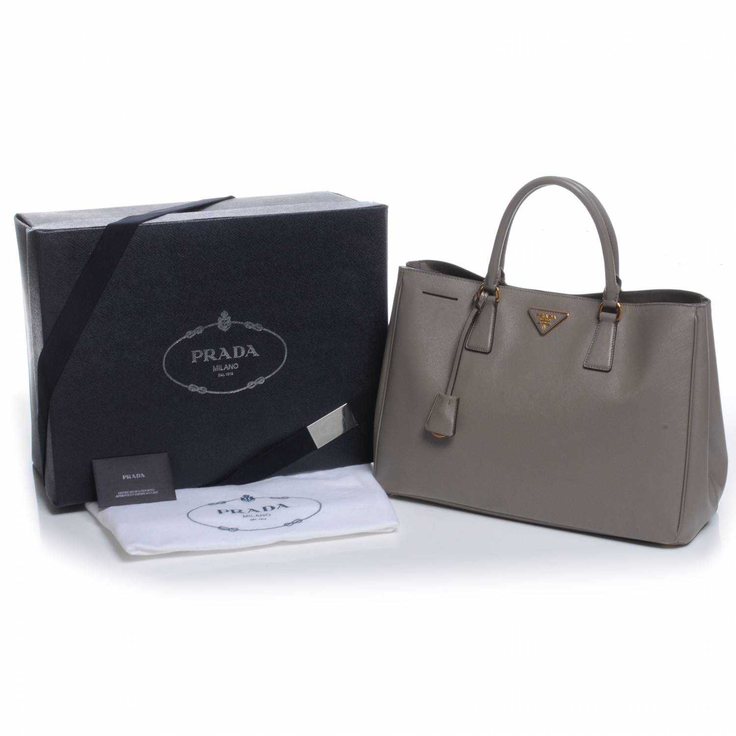 prada argilla saffiano