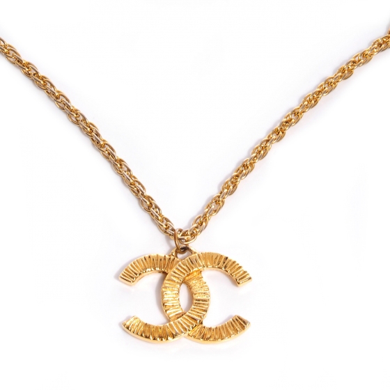 CHANEL CC Chain Pendant Necklace Gold 64526