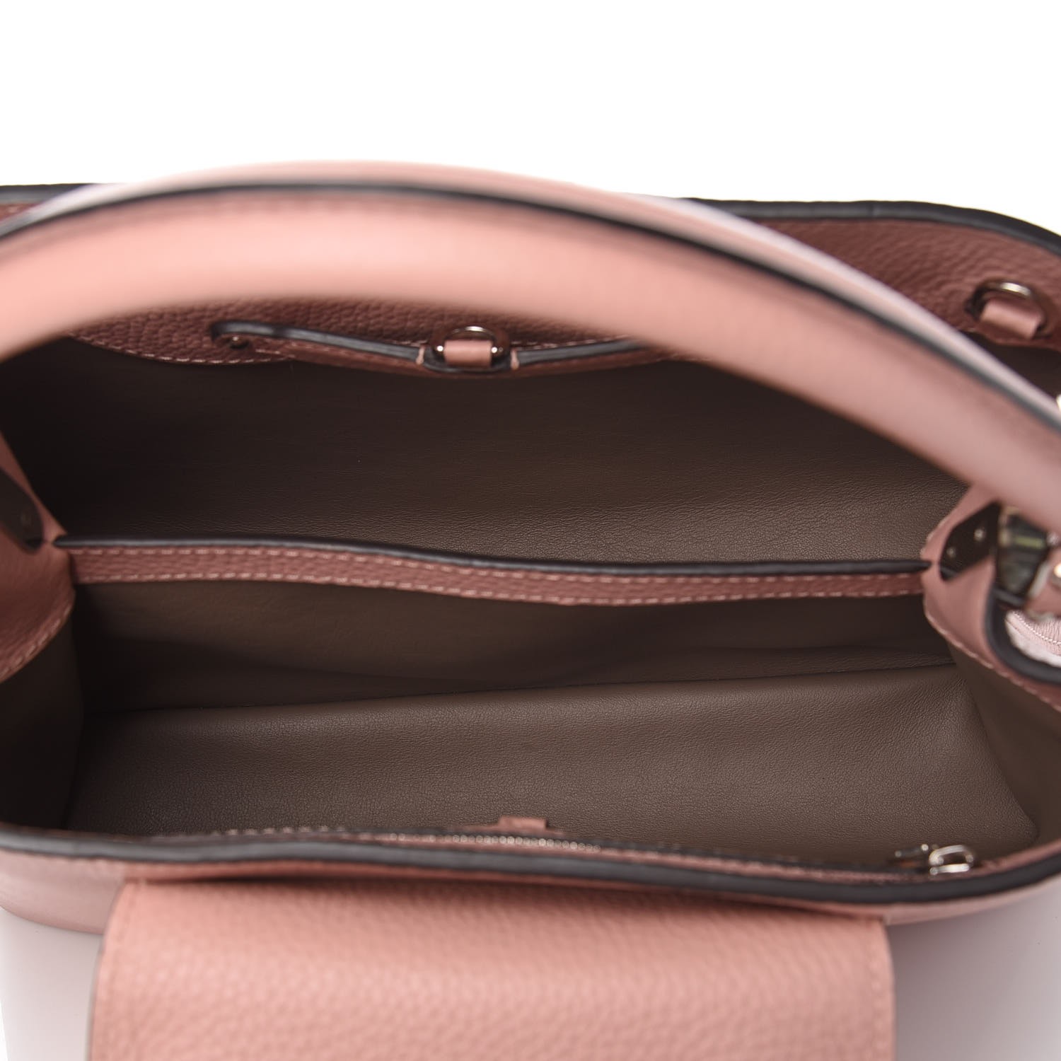 LOUIS VUITTON Taurillon Capucines PM Magnolia 299282