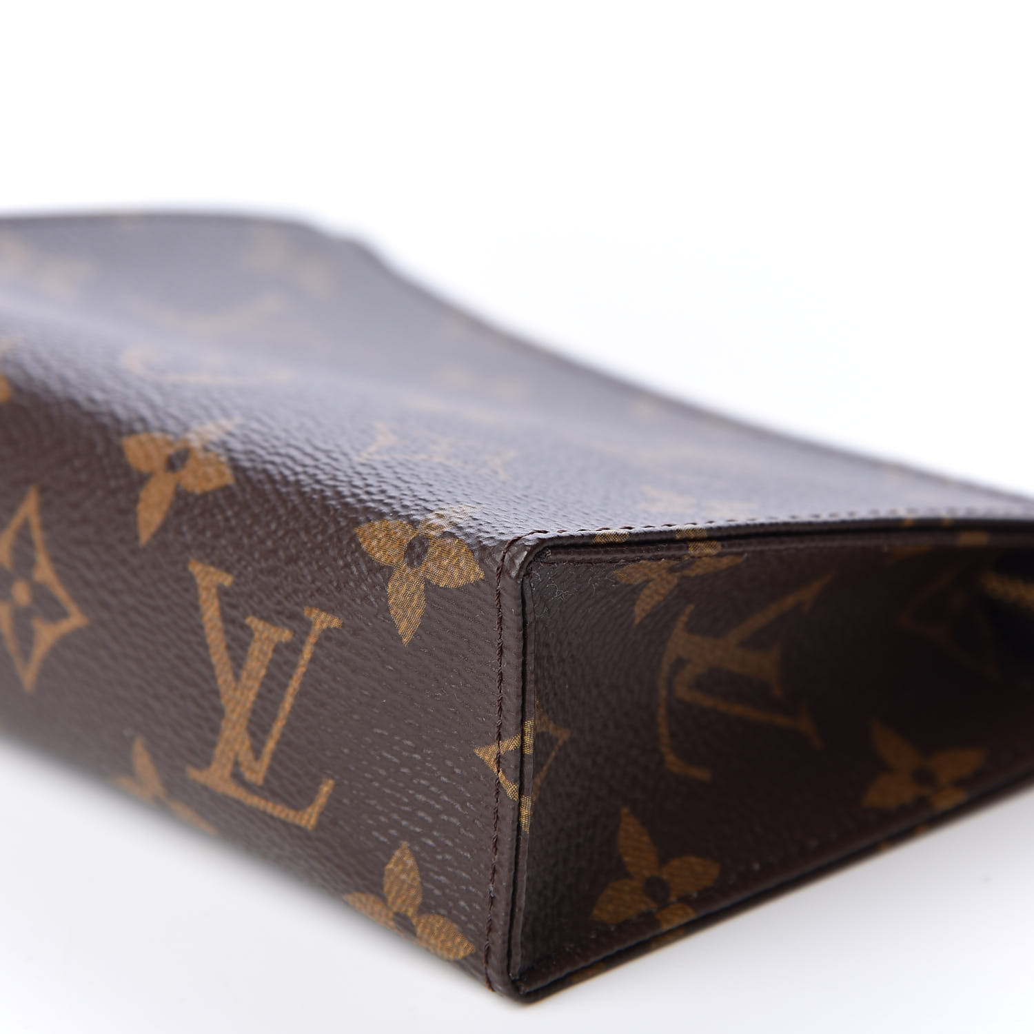 louis vuitton toiletry 15 price