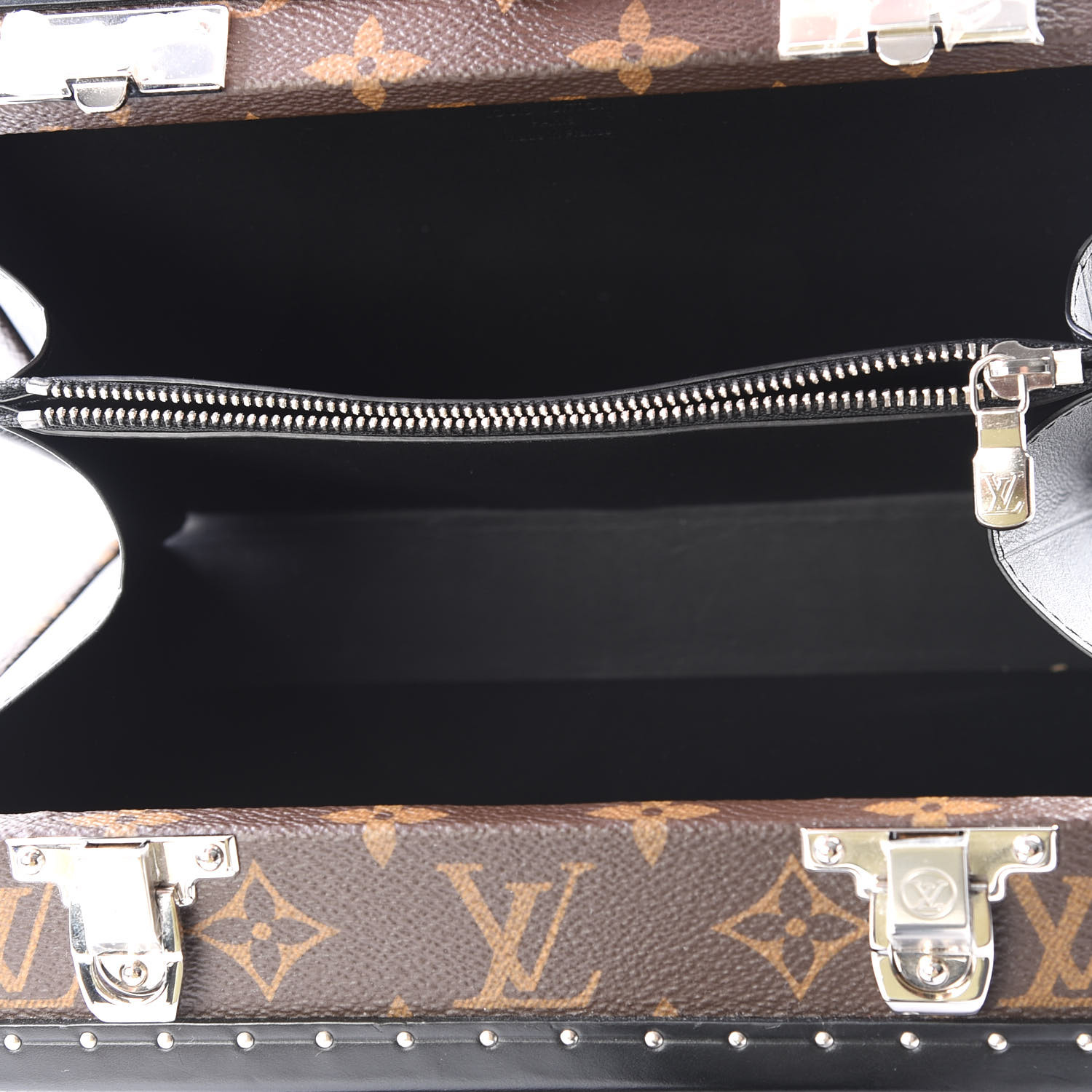 flat louis vuitton clutch