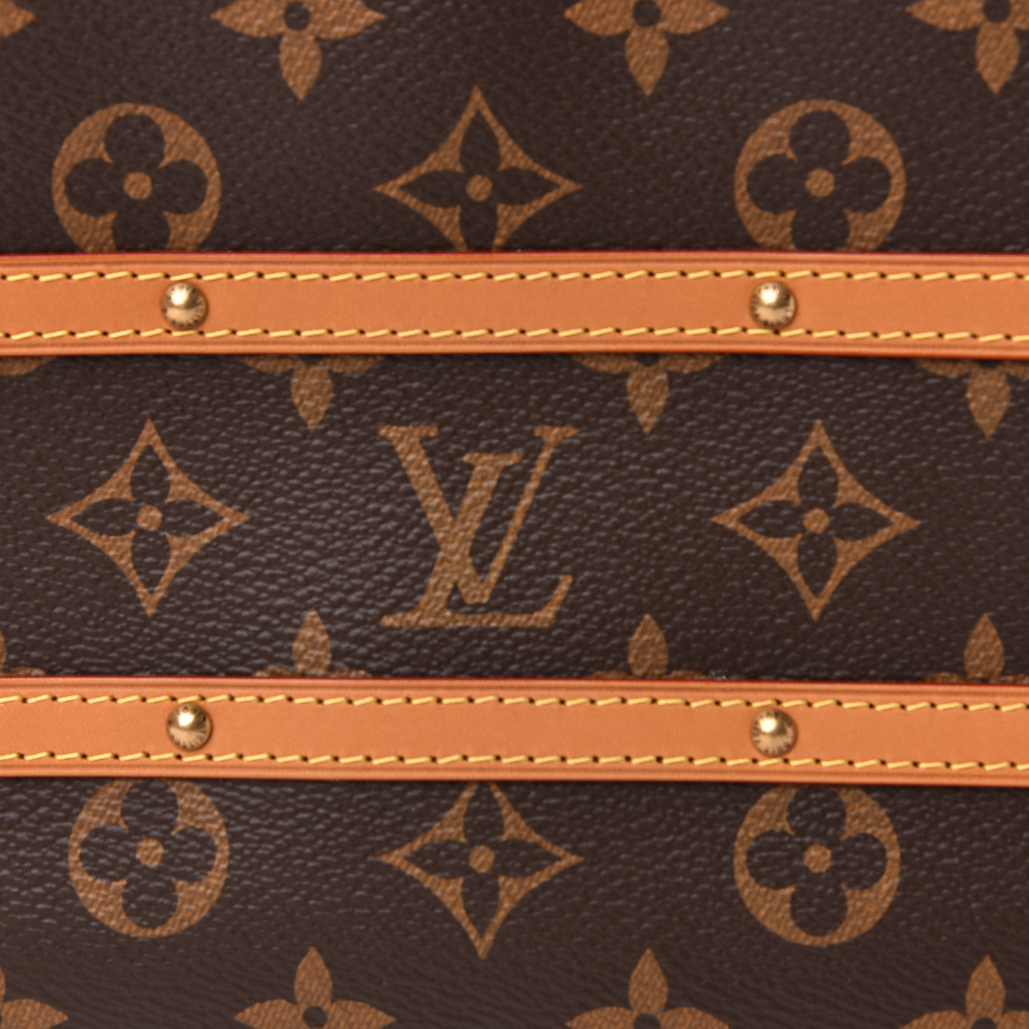 lv soft trunk pouch