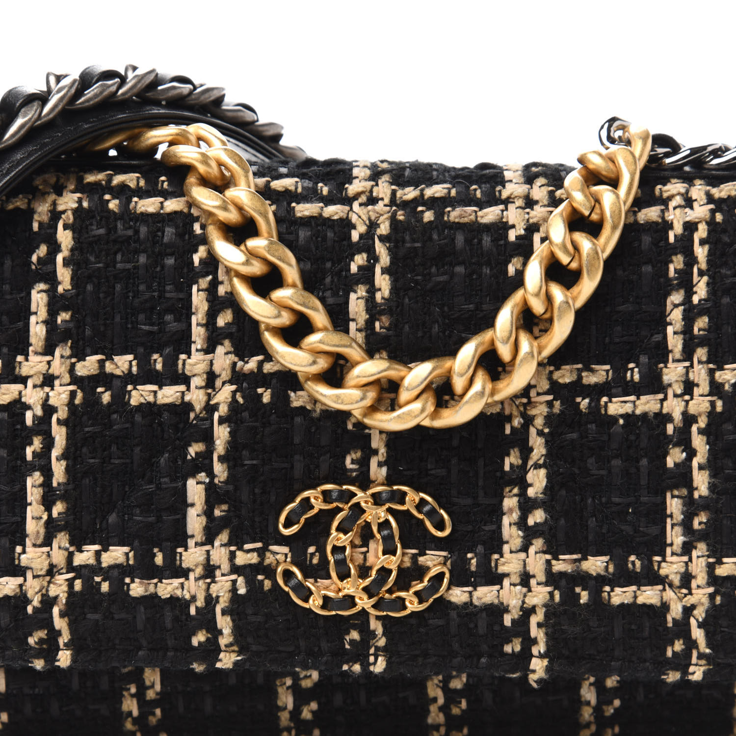 chanel 19 tweed black