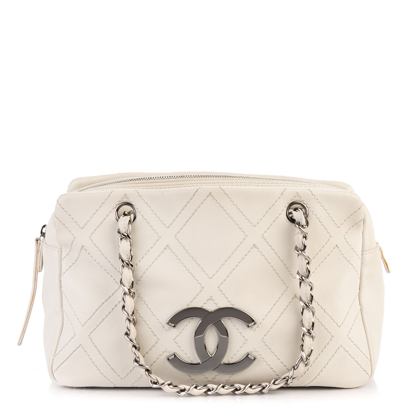 chanel diamond stitch tote