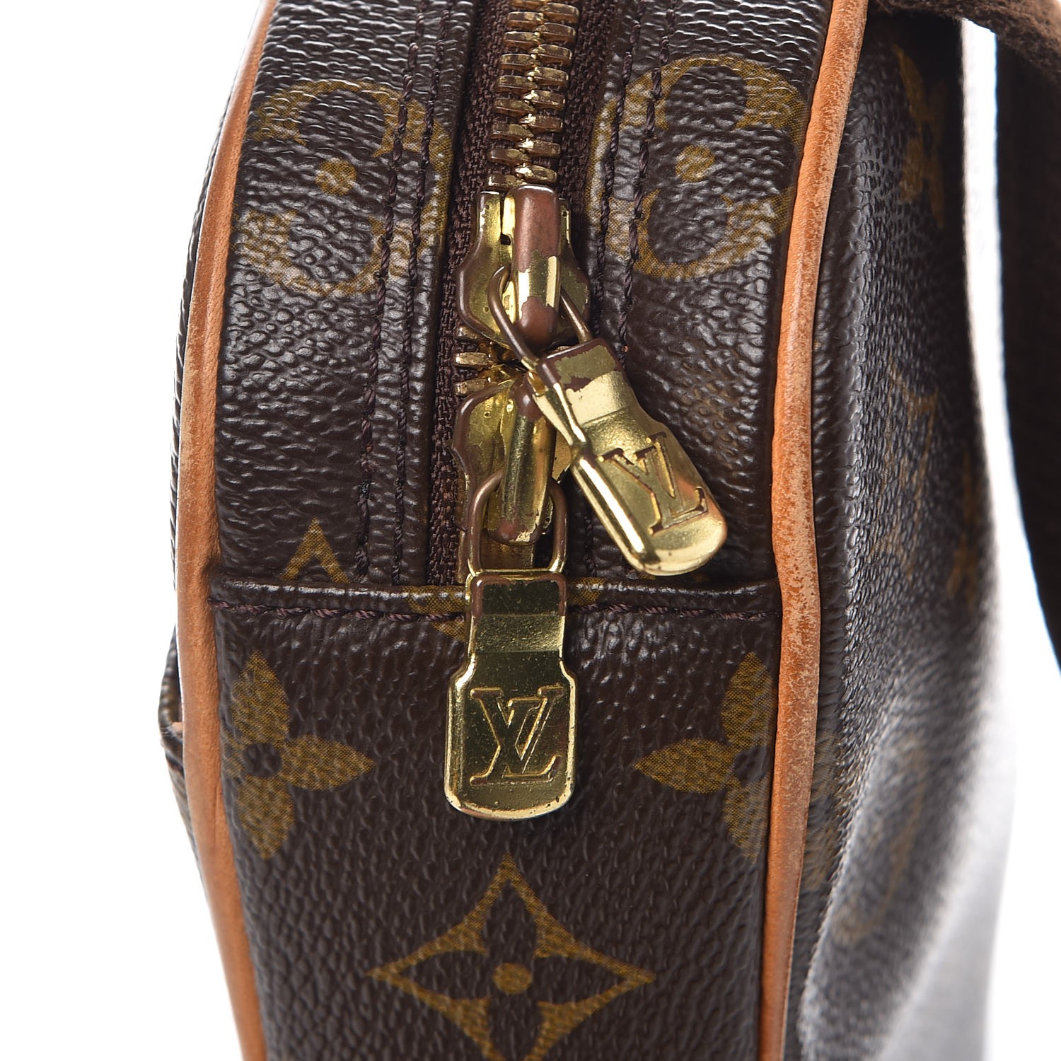 Louis Vuitton Monogram Pochette Gange (SHG-sFBXfY) – LuxeDH