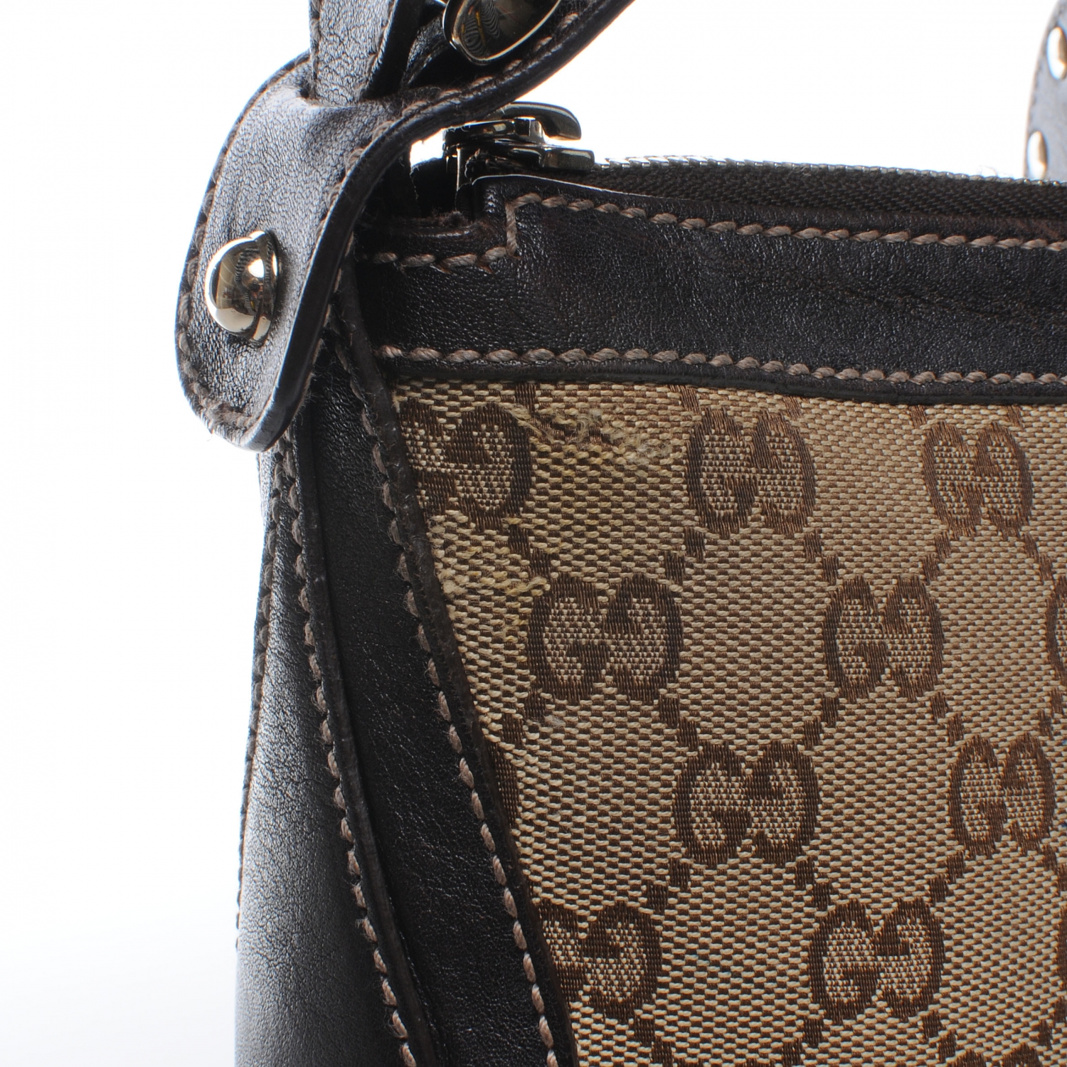 gucci pelham studded shoulder bag