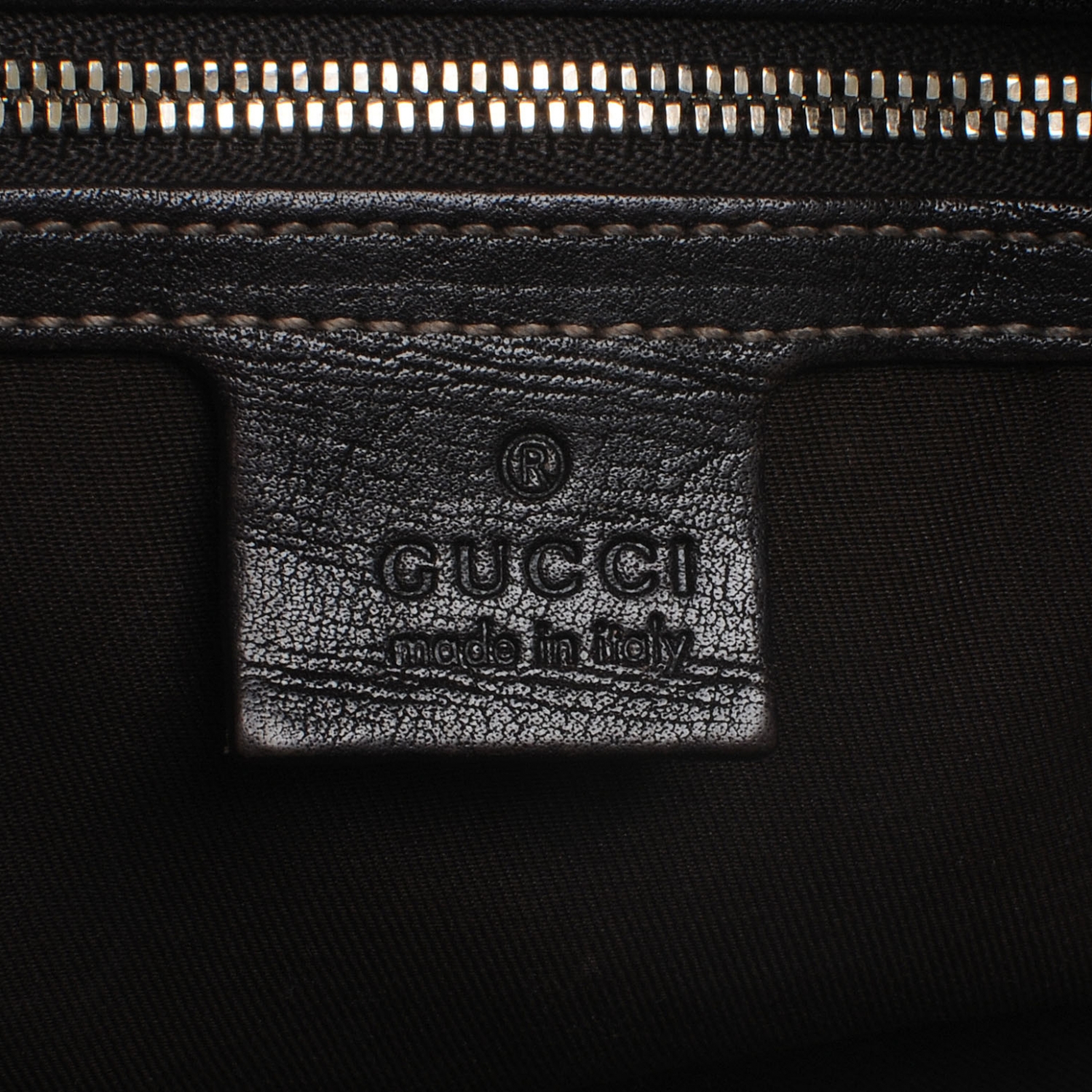 gucci pelham studded shoulder bag