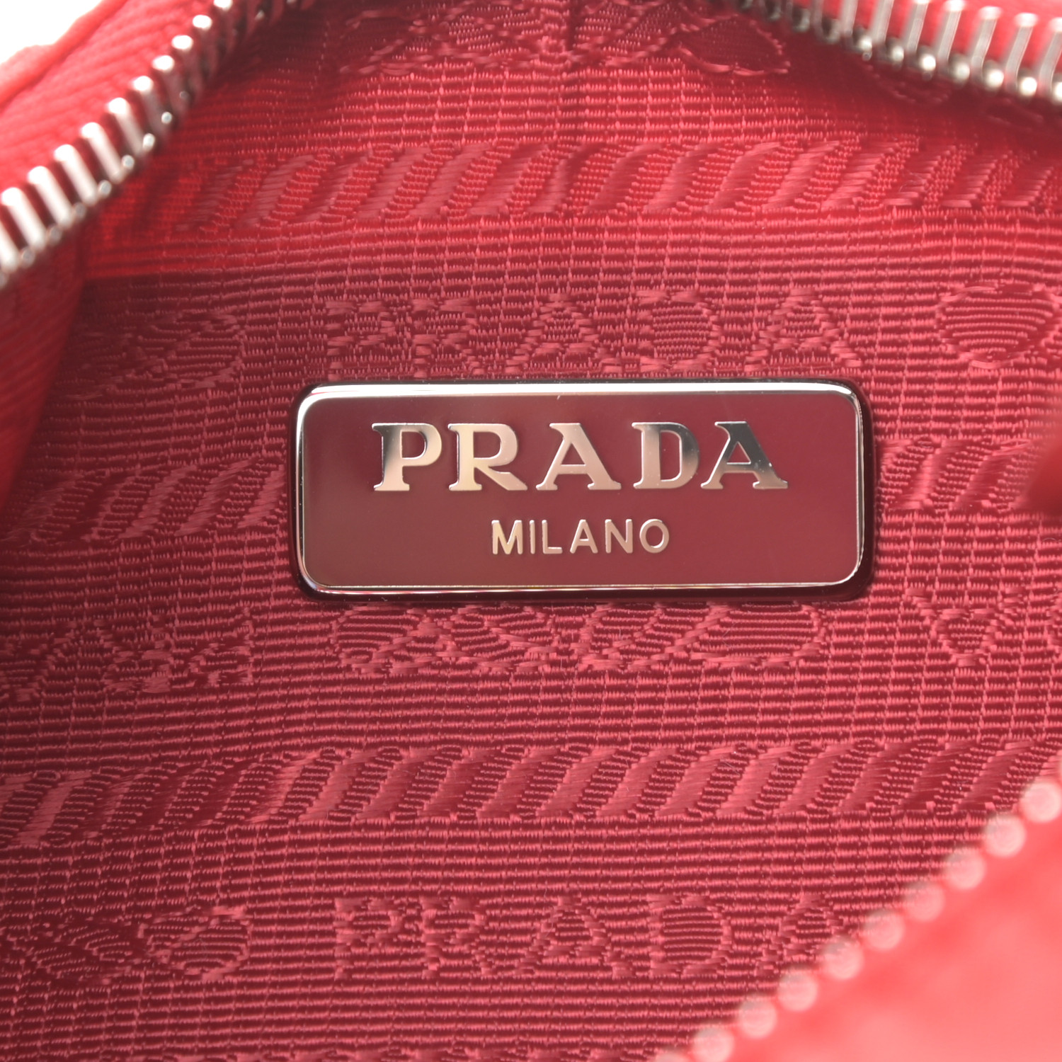 PRADA Nylon Re-Edition 2005 Shoulder Bag Rosso 781091 | FASHIONPHILE