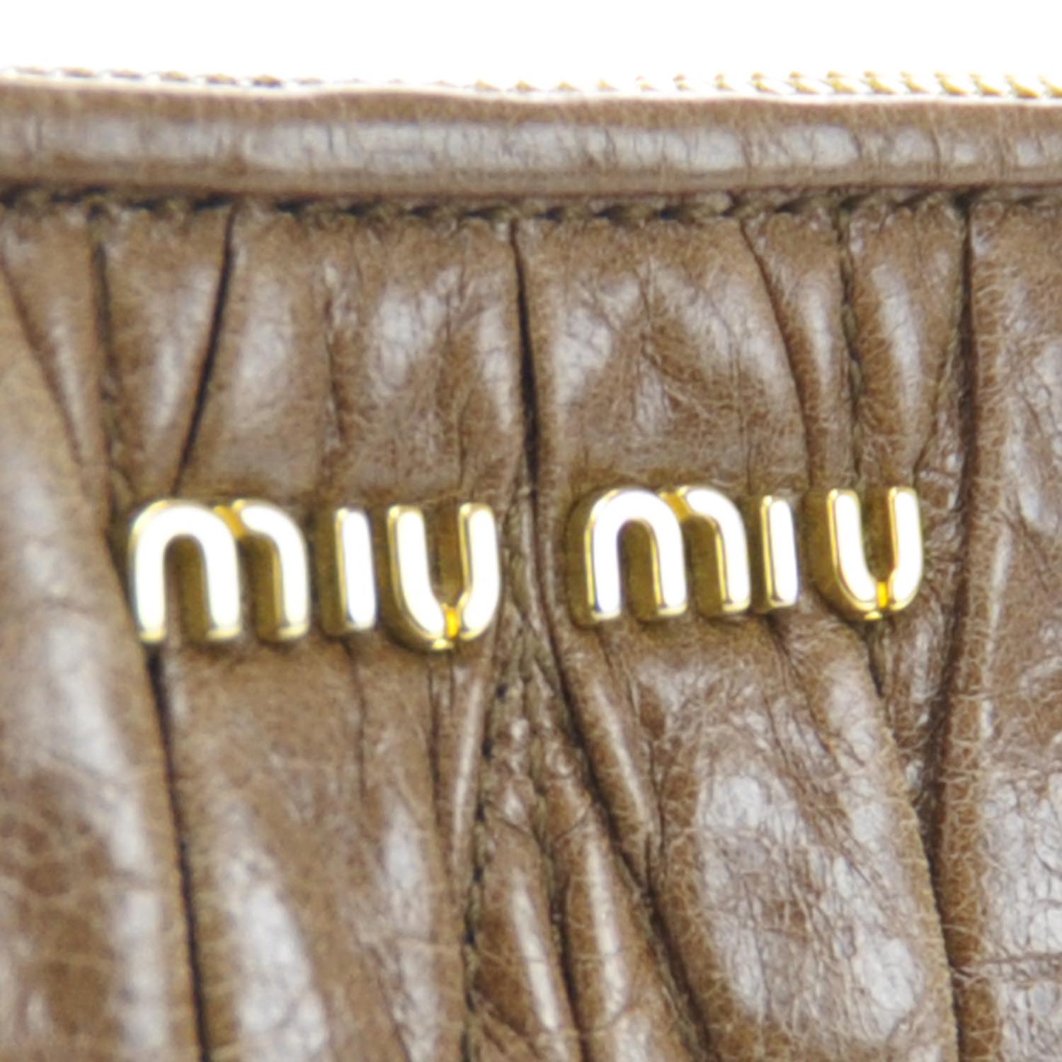 miu miu wristlet